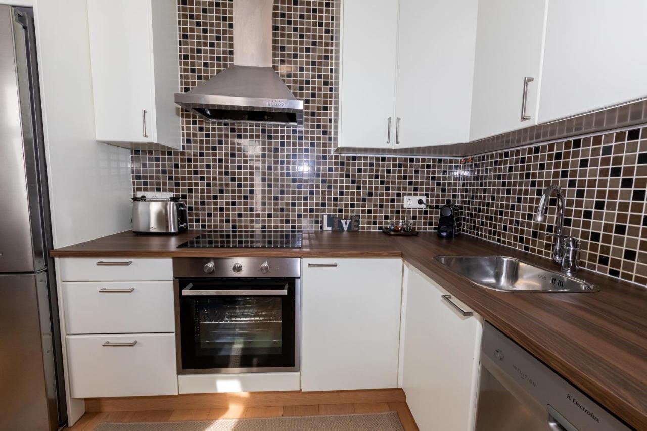 Lovely 2-Bedroom Apartment In آكيورِيْري المظهر الخارجي الصورة